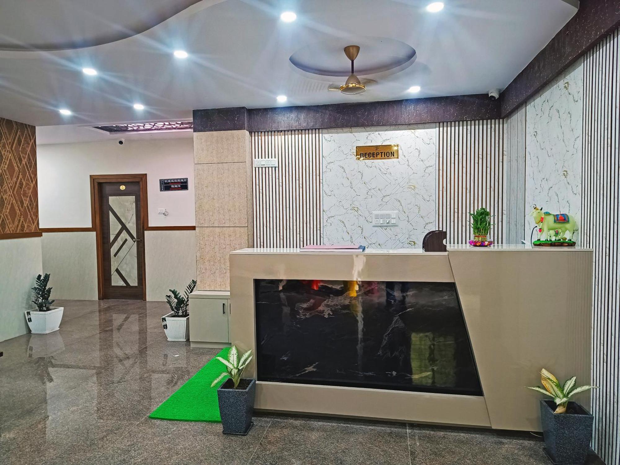 Hotel Achhu Palace 벵갈루루 외부 사진