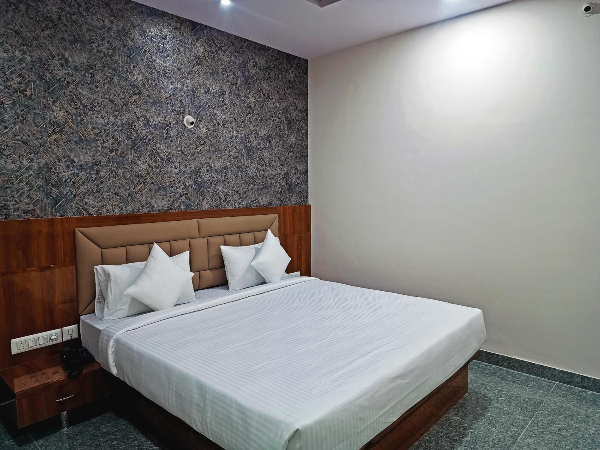Hotel Achhu Palace 벵갈루루 외부 사진