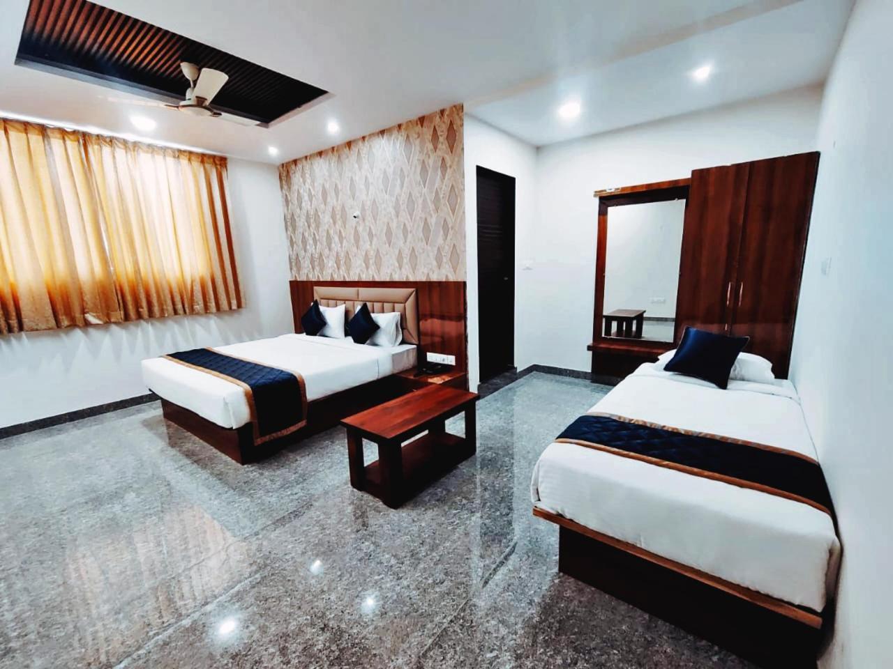 Hotel Achhu Palace 벵갈루루 외부 사진