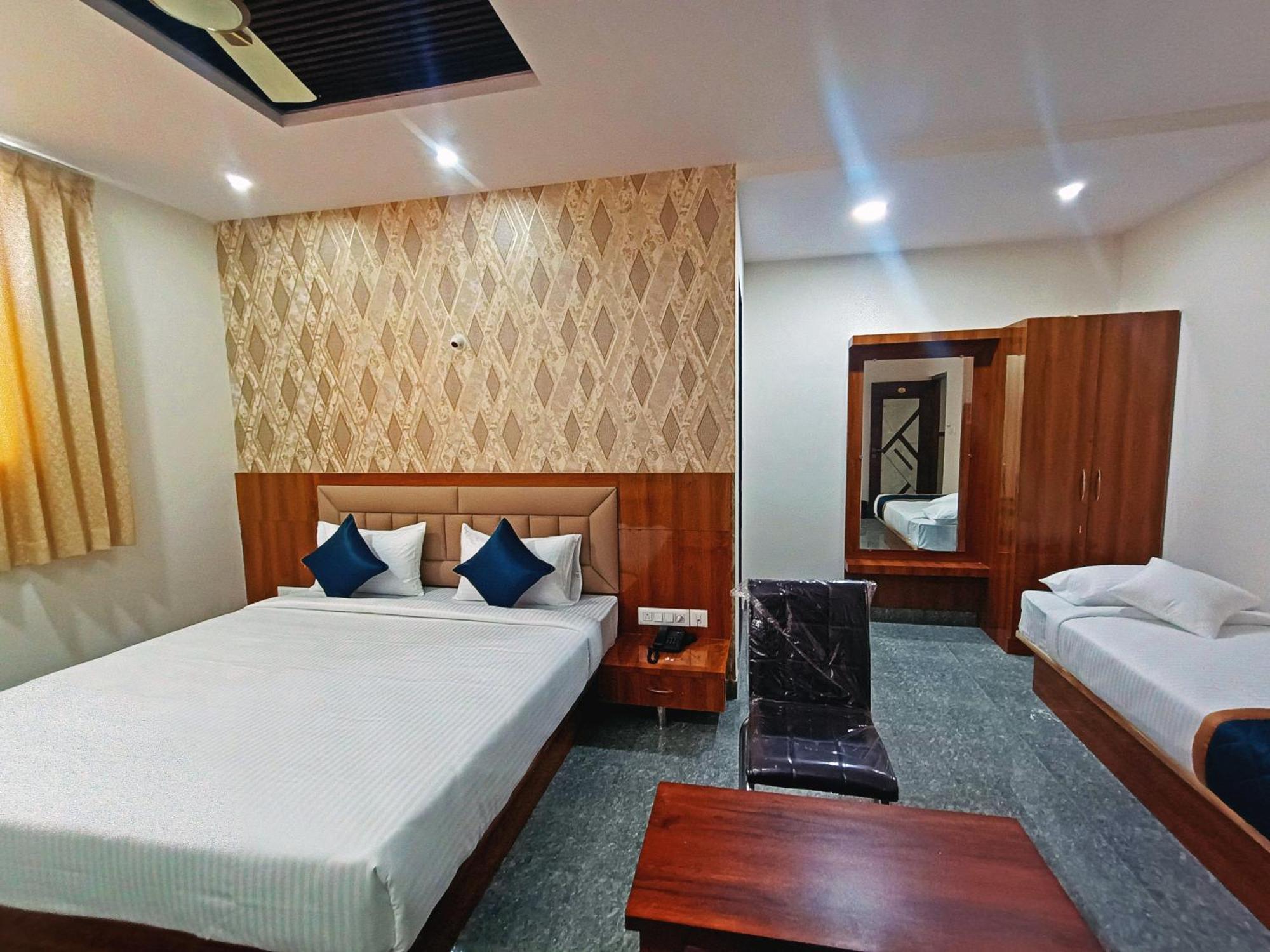 Hotel Achhu Palace 벵갈루루 외부 사진