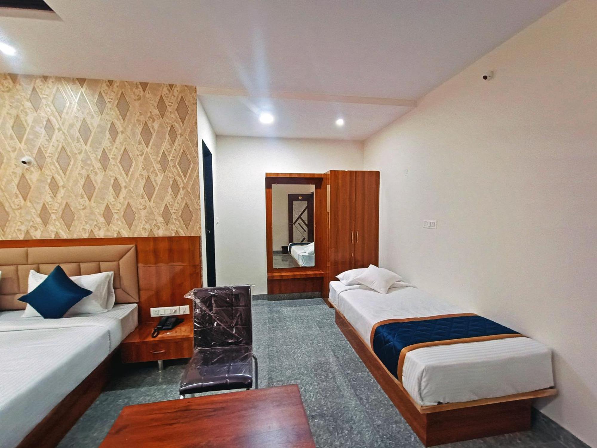 Hotel Achhu Palace 벵갈루루 외부 사진