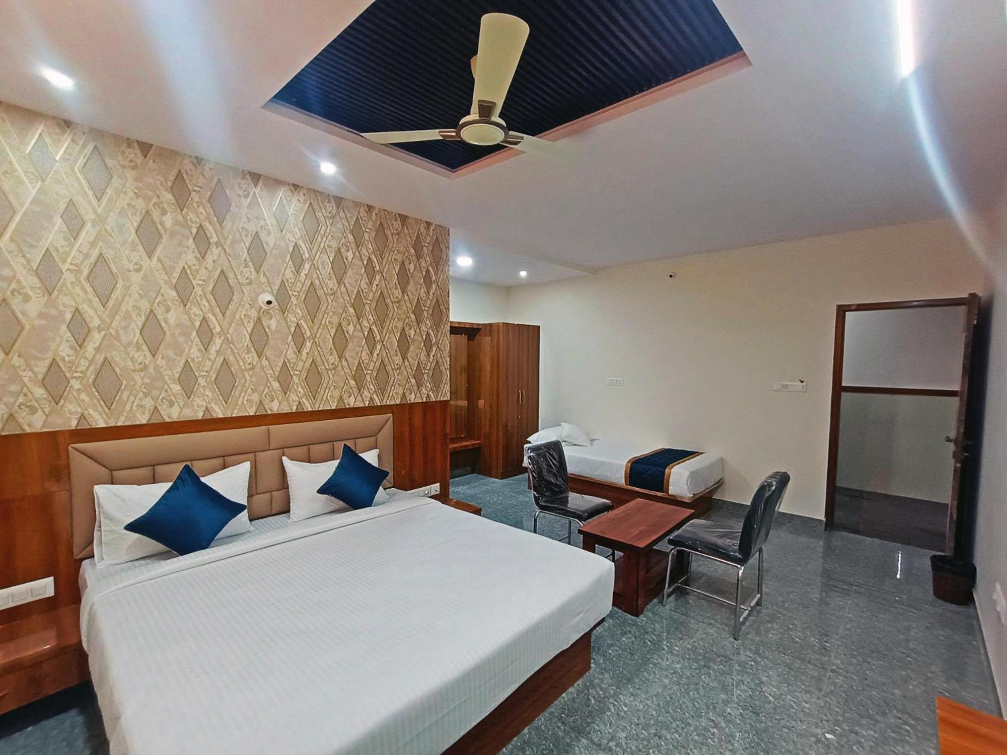 Hotel Achhu Palace 벵갈루루 외부 사진