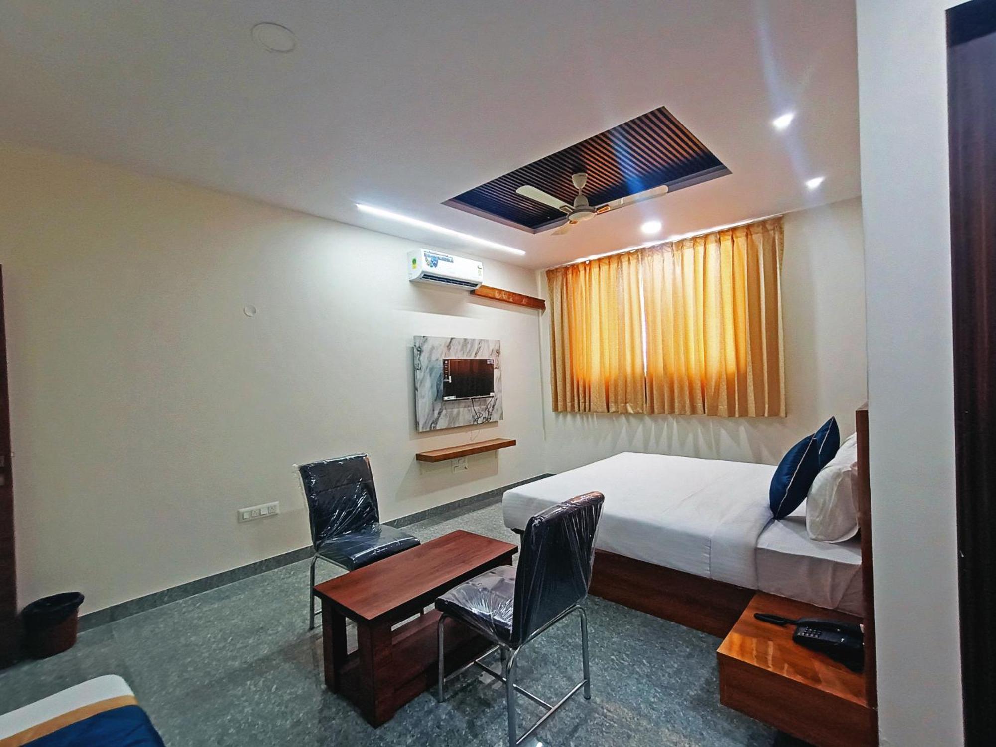 Hotel Achhu Palace 벵갈루루 외부 사진