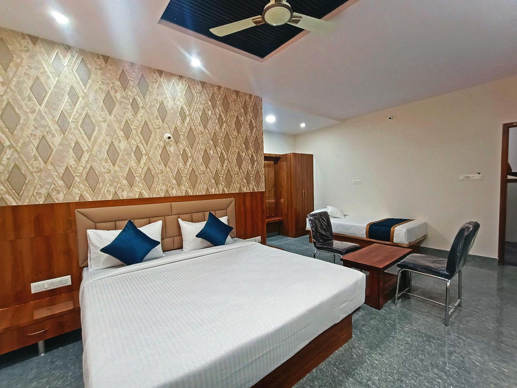 Hotel Achhu Palace 벵갈루루 외부 사진